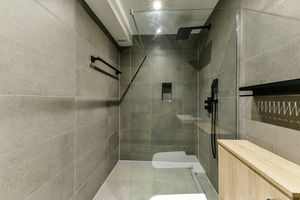 Photo 1- click for photo gallery